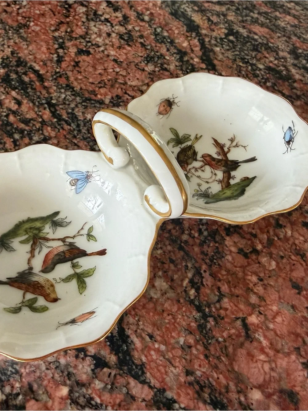 HEREND PORCELAIN HANDPAINTED ROTHSCHILD BIRDS SALT AND PEPPER DISH 253-0-00